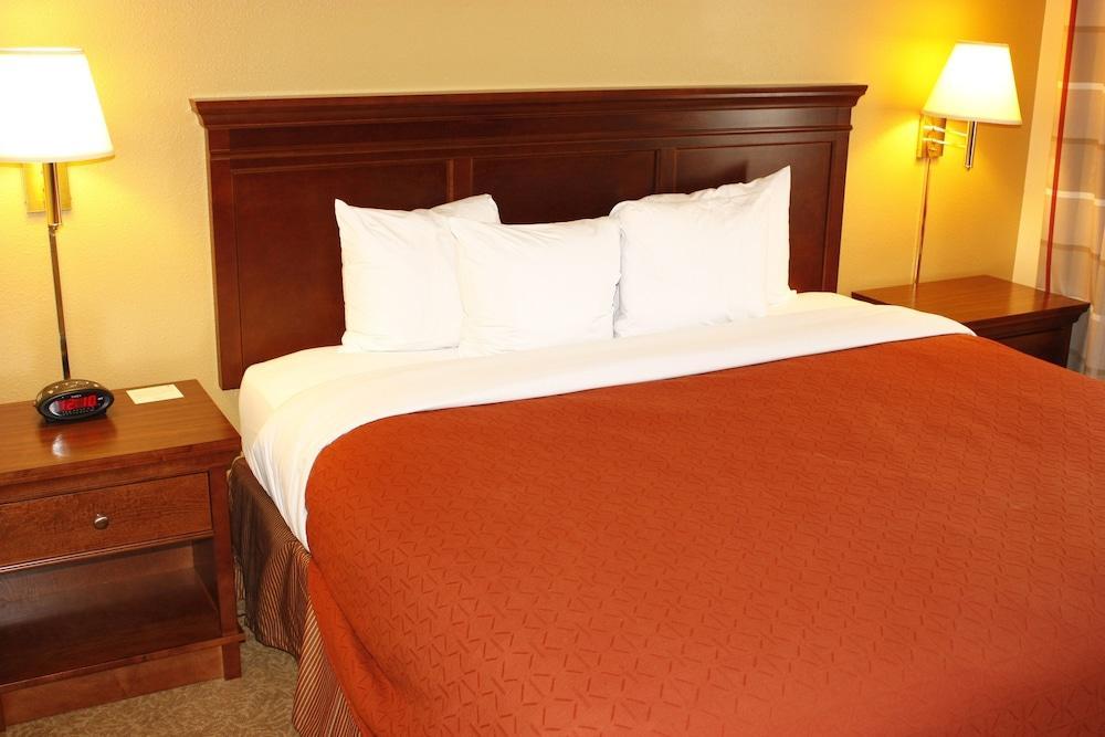 Country Inn & Suites By Radisson, Saskatoon, Sk Экстерьер фото