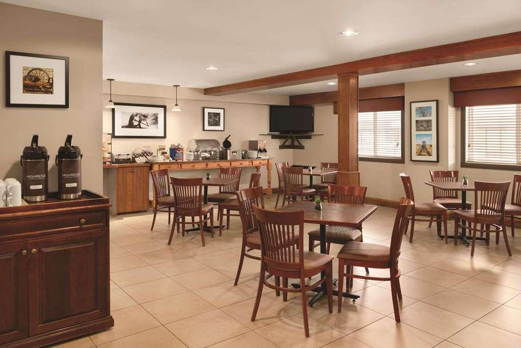 Country Inn & Suites By Radisson, Saskatoon, Sk Ресторан фото