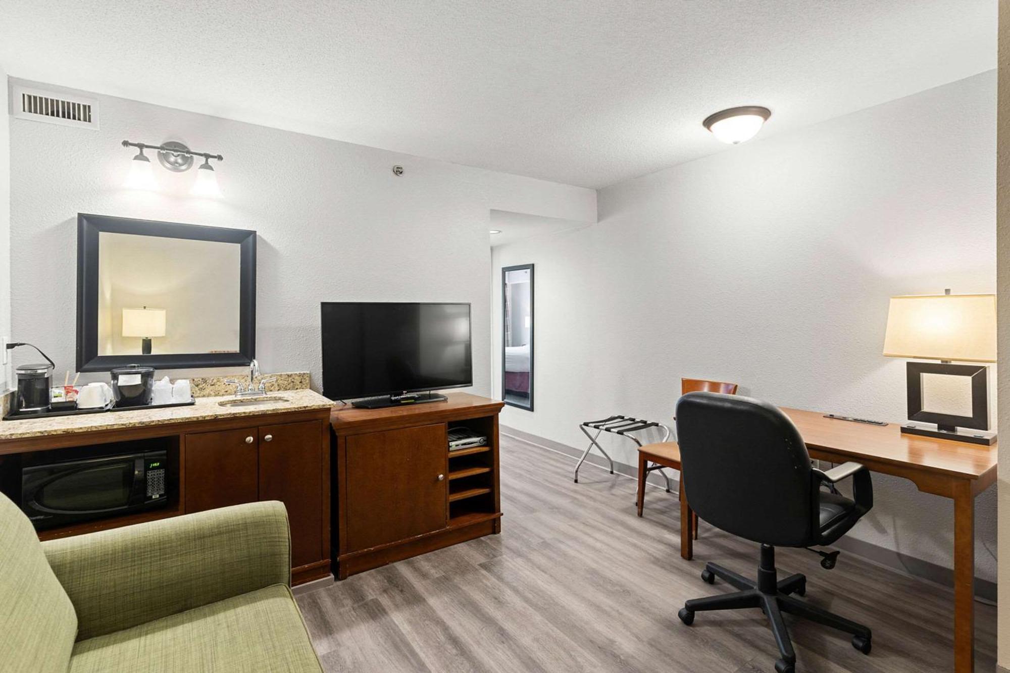 Country Inn & Suites By Radisson, Saskatoon, Sk Экстерьер фото